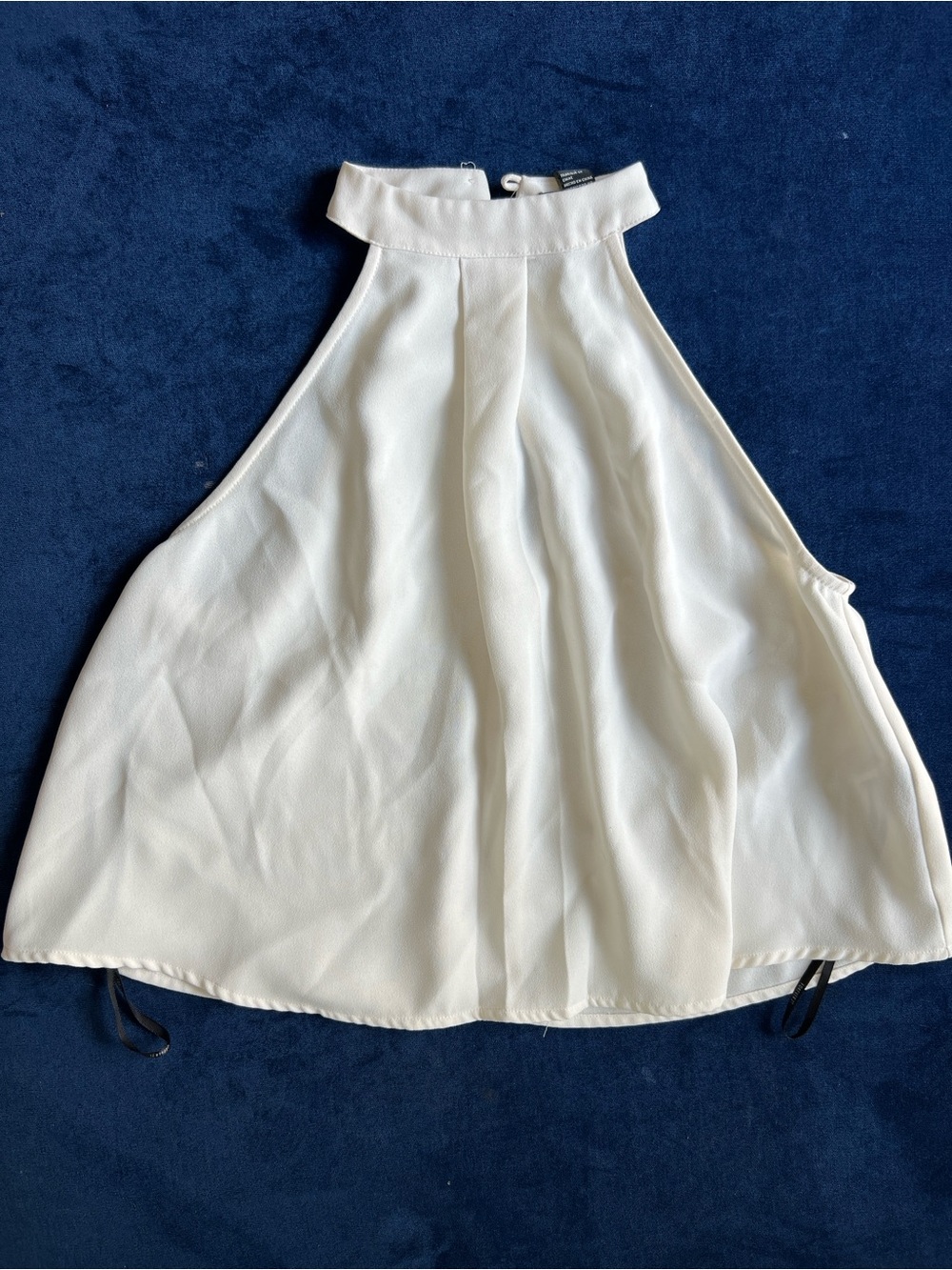 Elegant high-neck crop blouse